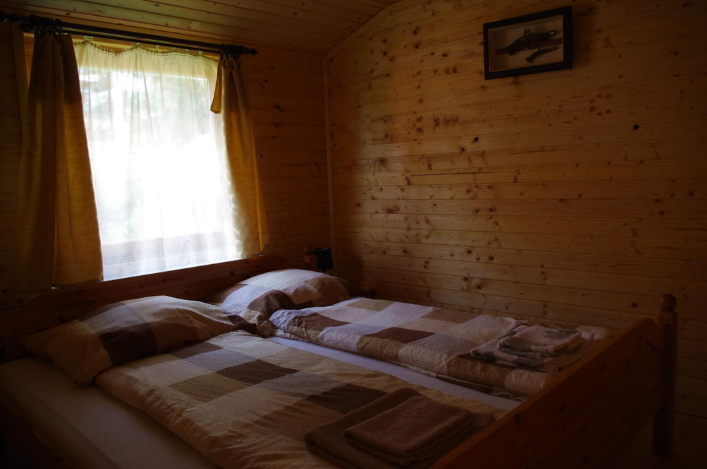 Horvath Kert Vendeghaz Hotel Zirc Bilik gambar